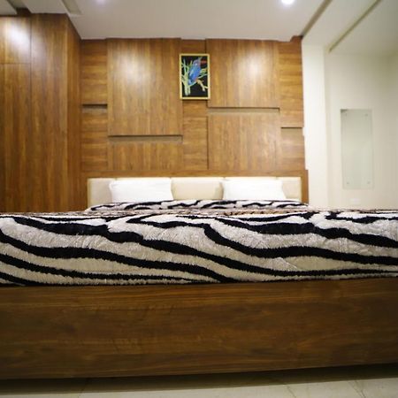 Hotel Royal Phoenix Agra  Bagian luar foto
