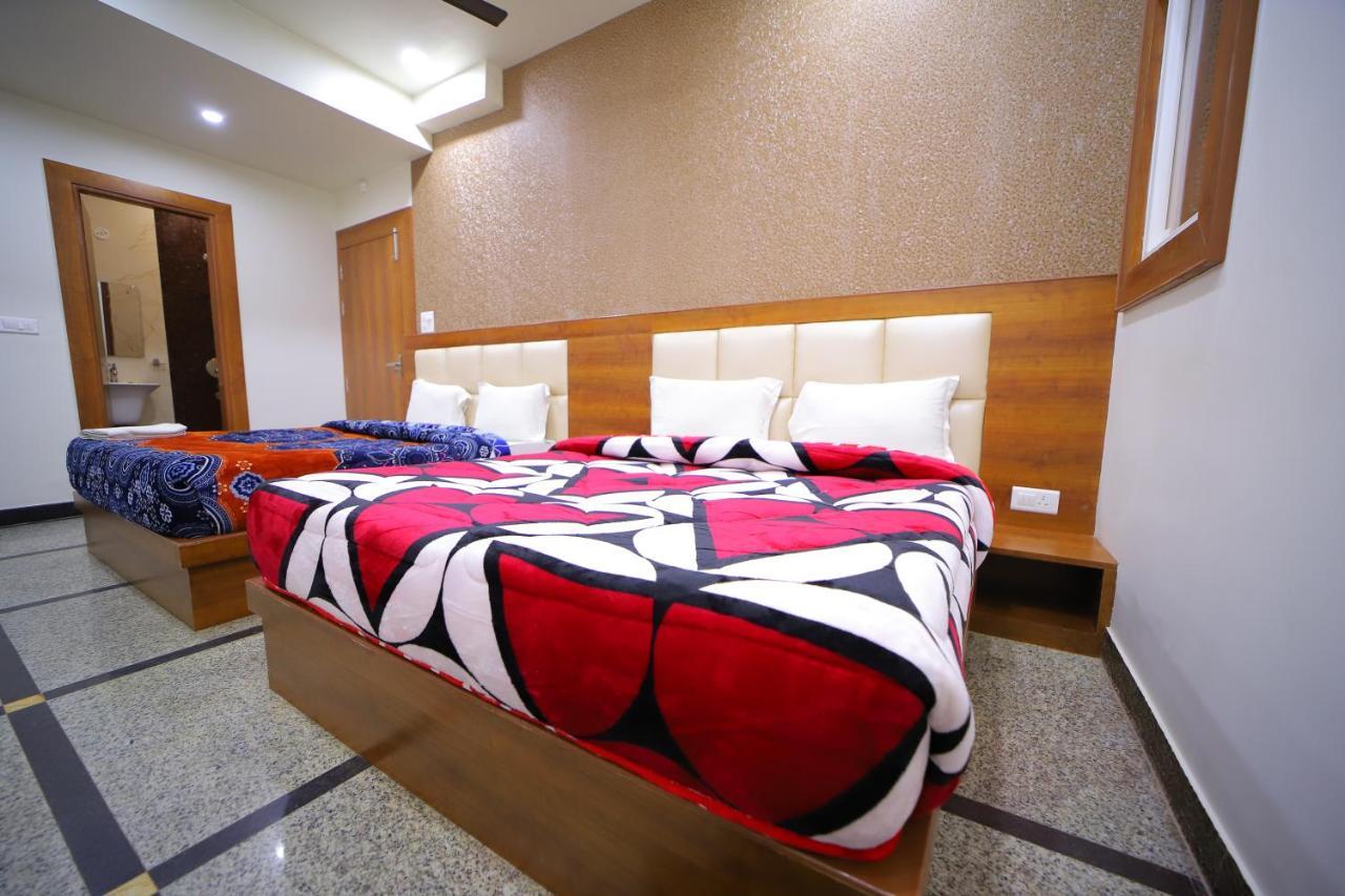 Hotel Royal Phoenix Agra  Bagian luar foto