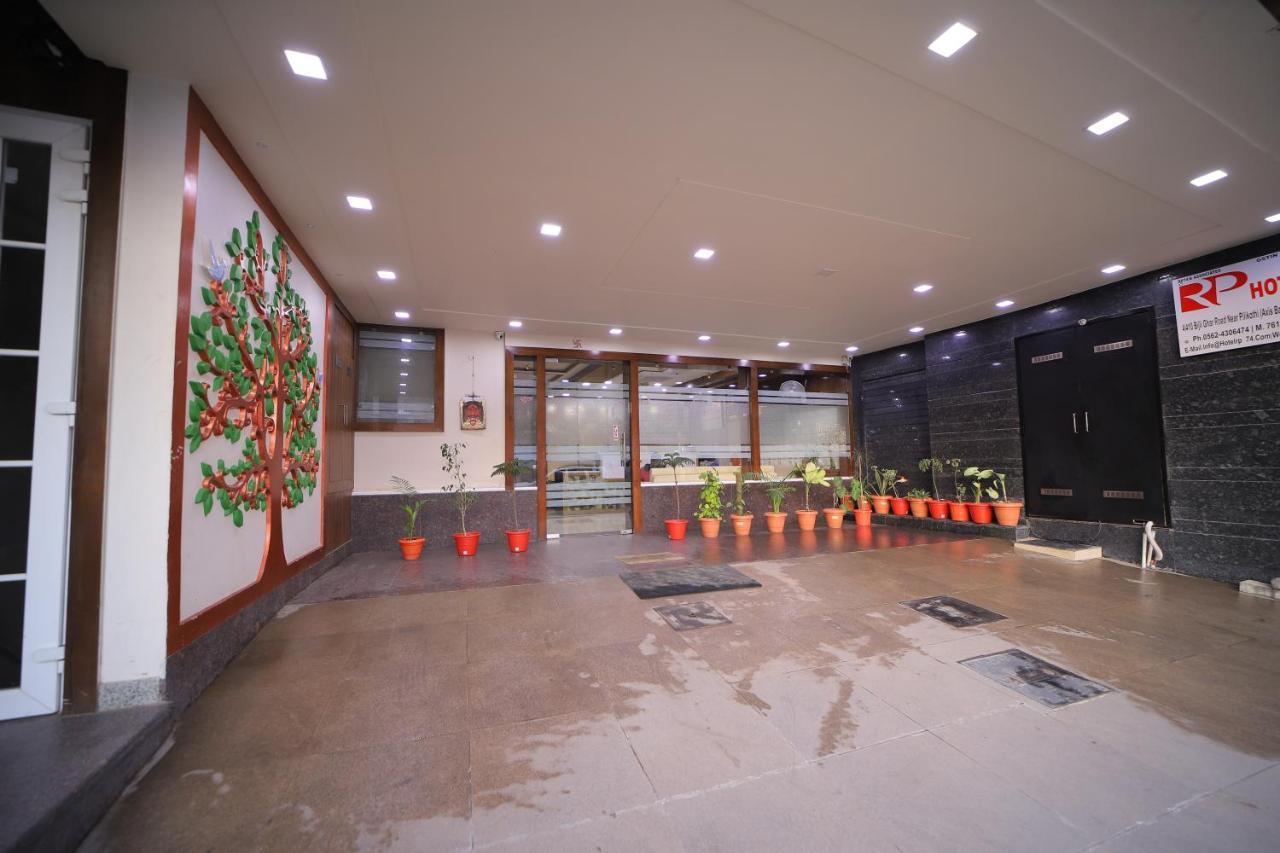 Hotel Royal Phoenix Agra  Bagian luar foto