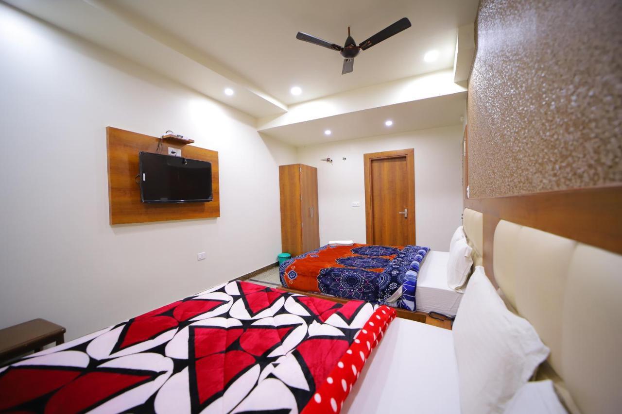 Hotel Royal Phoenix Agra  Bagian luar foto