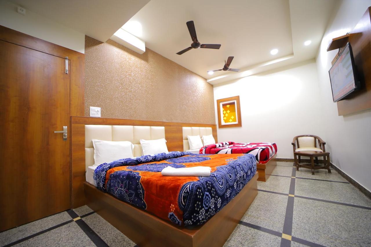 Hotel Royal Phoenix Agra  Bagian luar foto