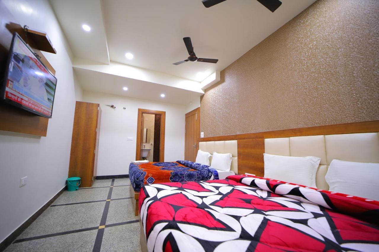 Hotel Royal Phoenix Agra  Bagian luar foto