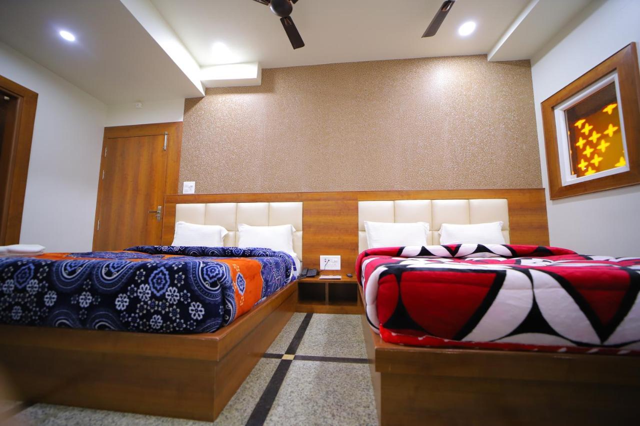 Hotel Royal Phoenix Agra  Bagian luar foto