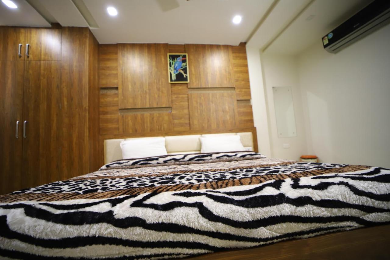 Hotel Royal Phoenix Agra  Bagian luar foto