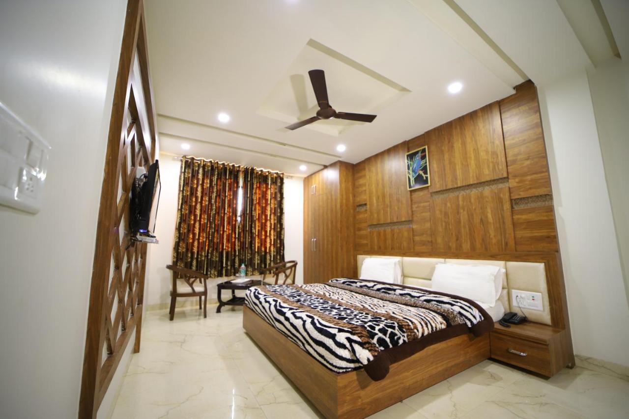Hotel Royal Phoenix Agra  Bagian luar foto