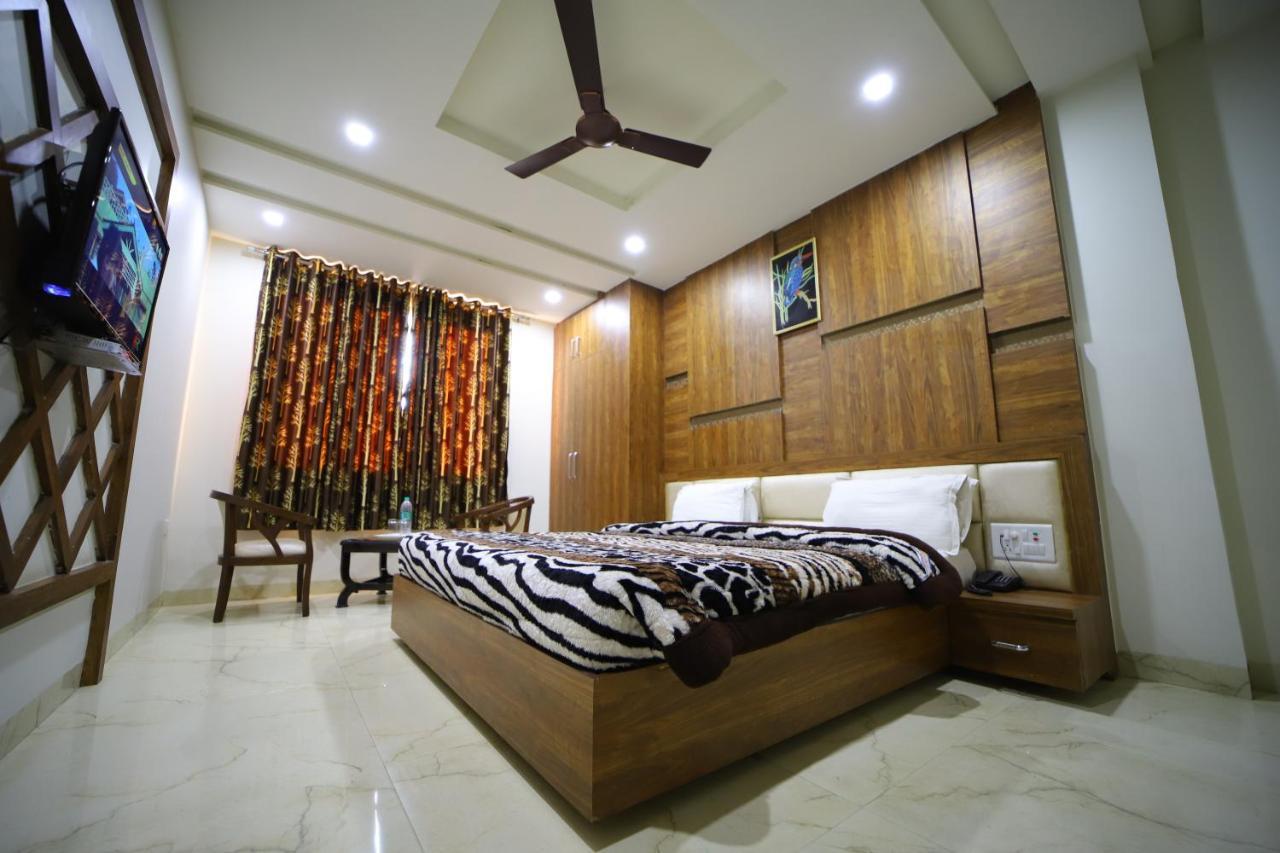 Hotel Royal Phoenix Agra  Bagian luar foto