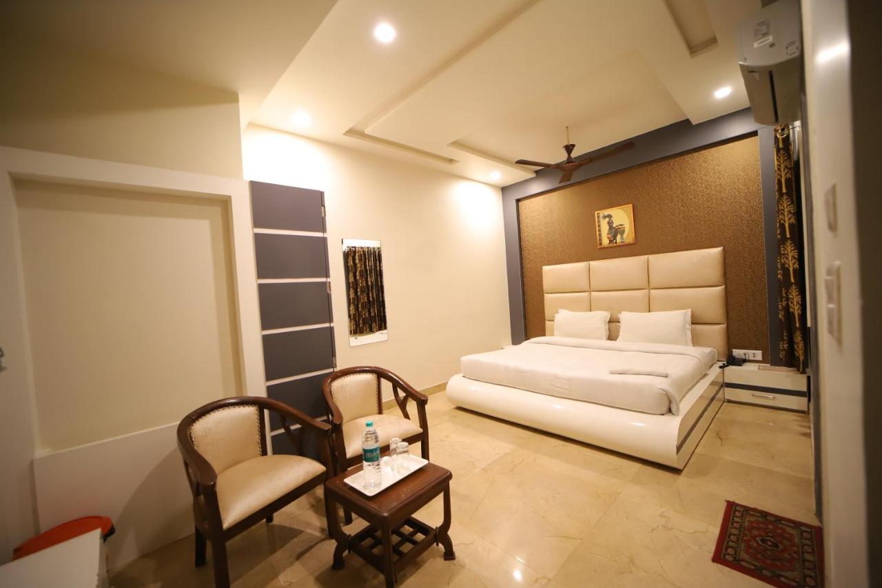 Hotel Royal Phoenix Agra  Bagian luar foto