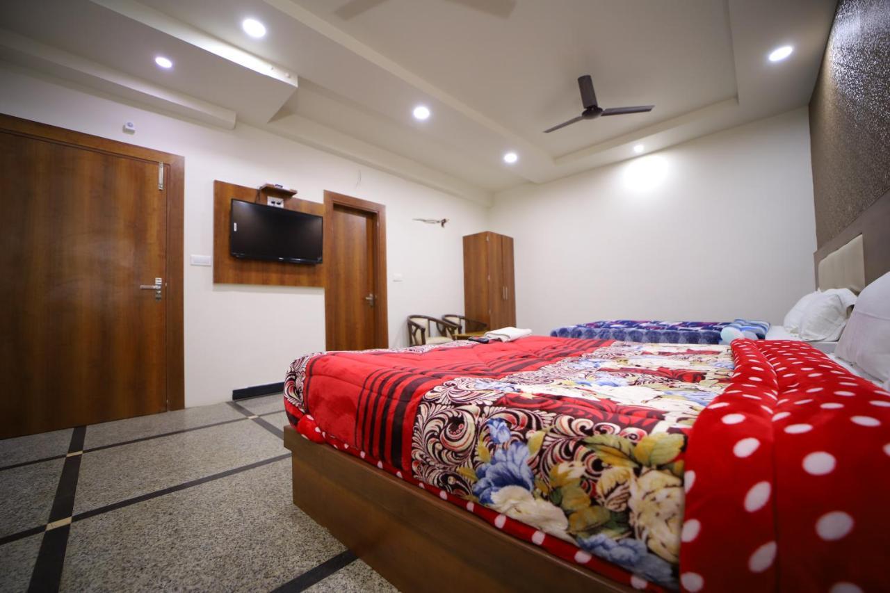 Hotel Royal Phoenix Agra  Bagian luar foto